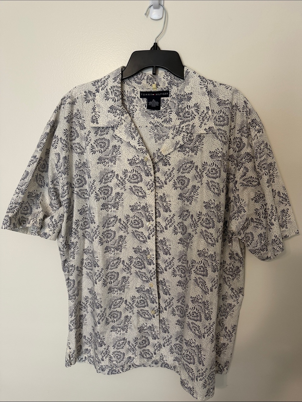 Tommy Hilfiger White Short-Sleeve Button-Down with Navy Floral Print